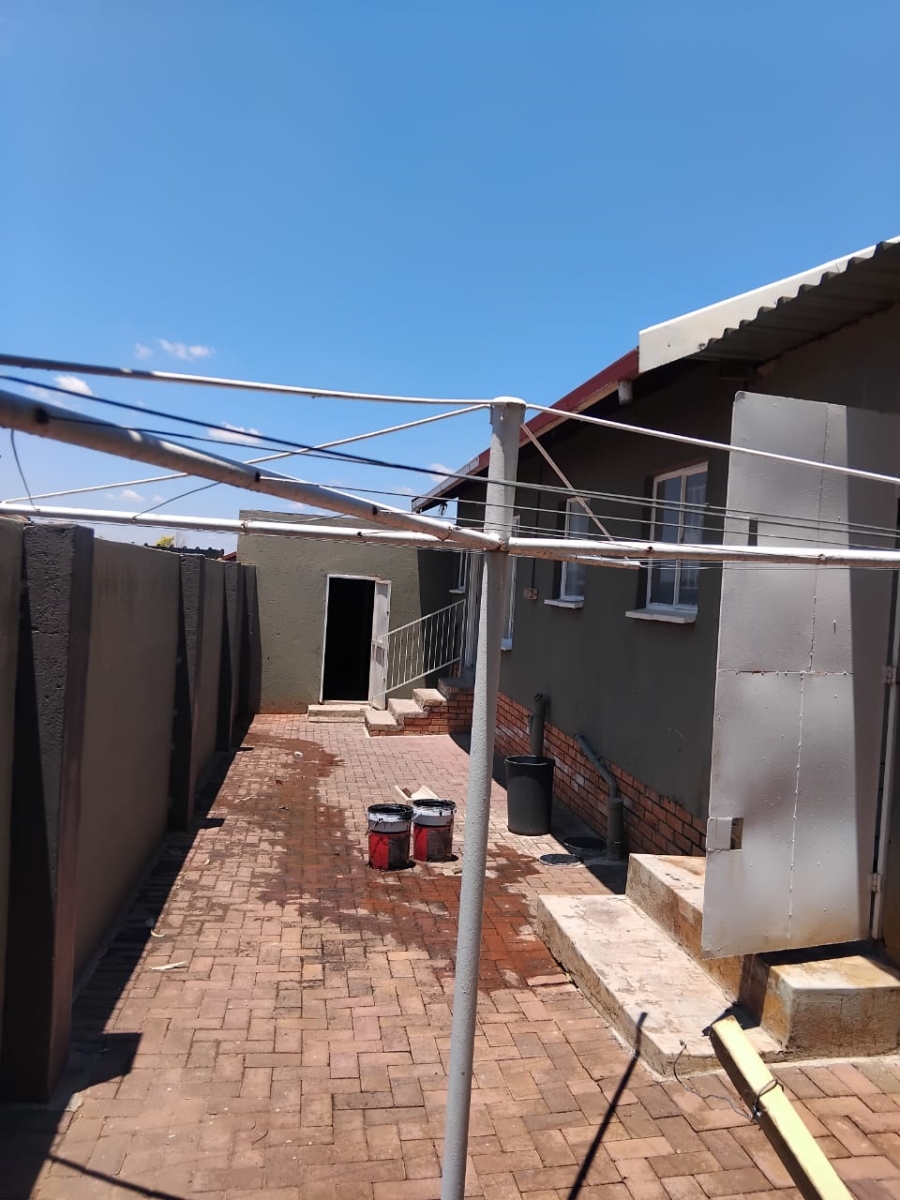 2 Bedroom Property for Sale in Tlhabane West North West